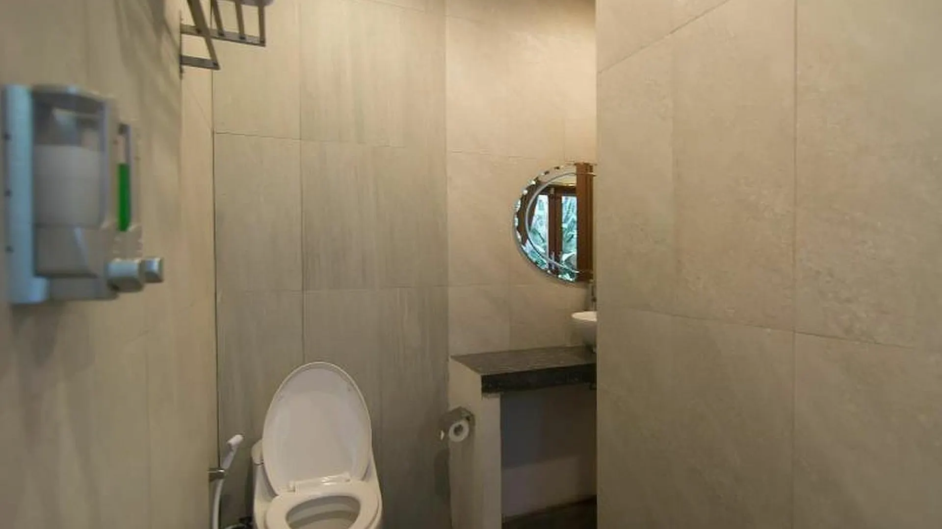 Zen Rooms Kerobokan Tangkuban Perahu 塞米亚克 3*,  印尼